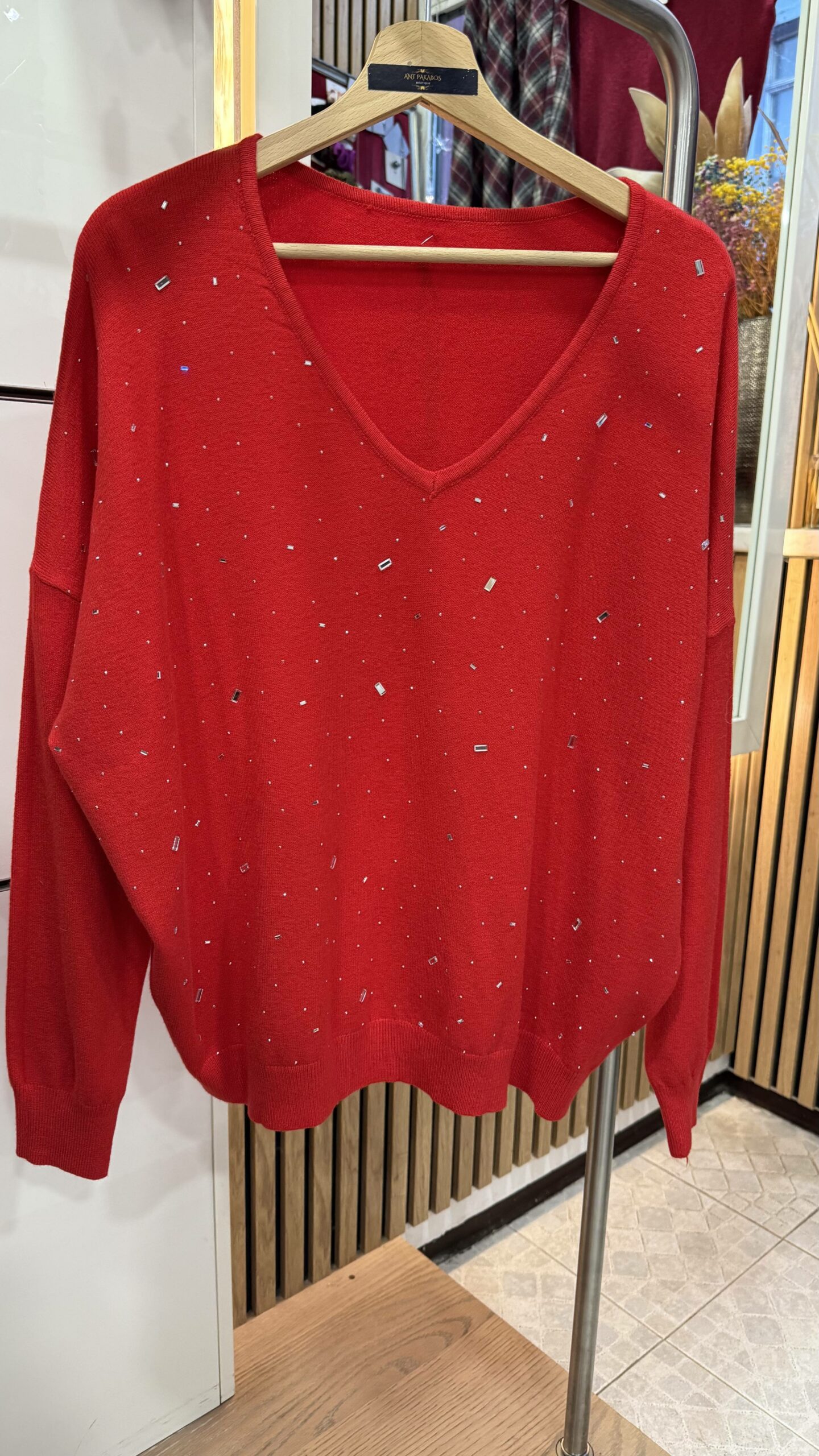 raudonas kaledinis megztukas